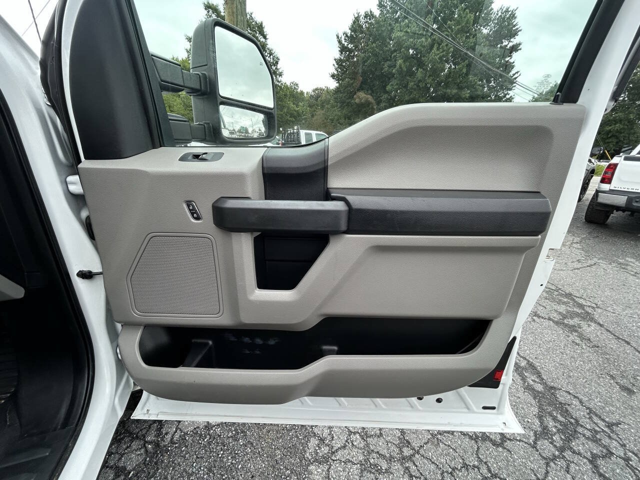 Used 2019 Ford F250 XL w/ Power Equipment Group AWD/4WD image 24