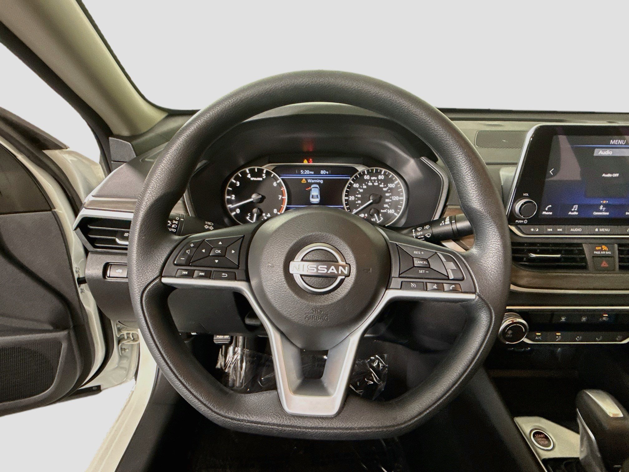 Used 2025 Nissan Altima 2.5 SV FWD image 13
