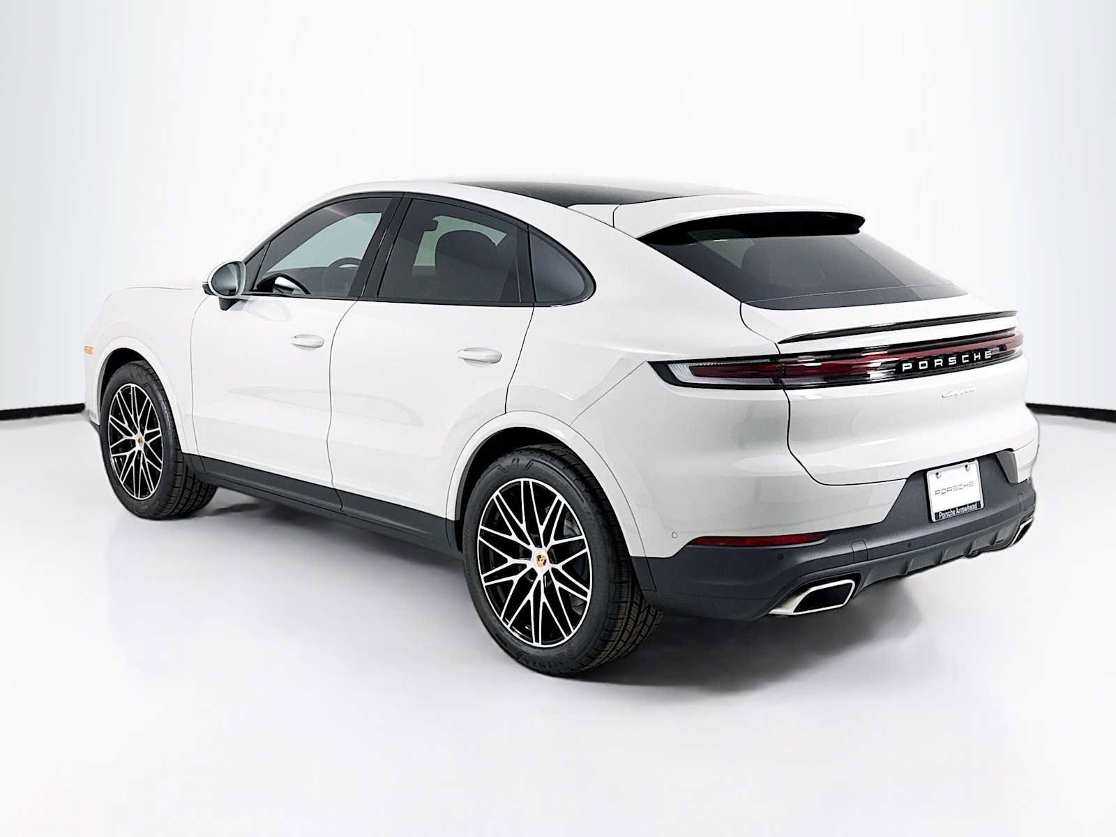 New 2025 Porsche Cayenne image 3