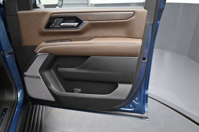 New 2026 GMC Yukon Denali Ultimate AWD/4WD image 12