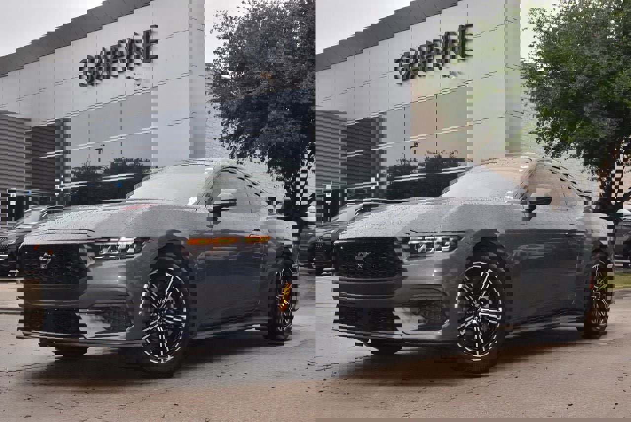 Certified 2024 Ford Mustang Coupe RWD image 2