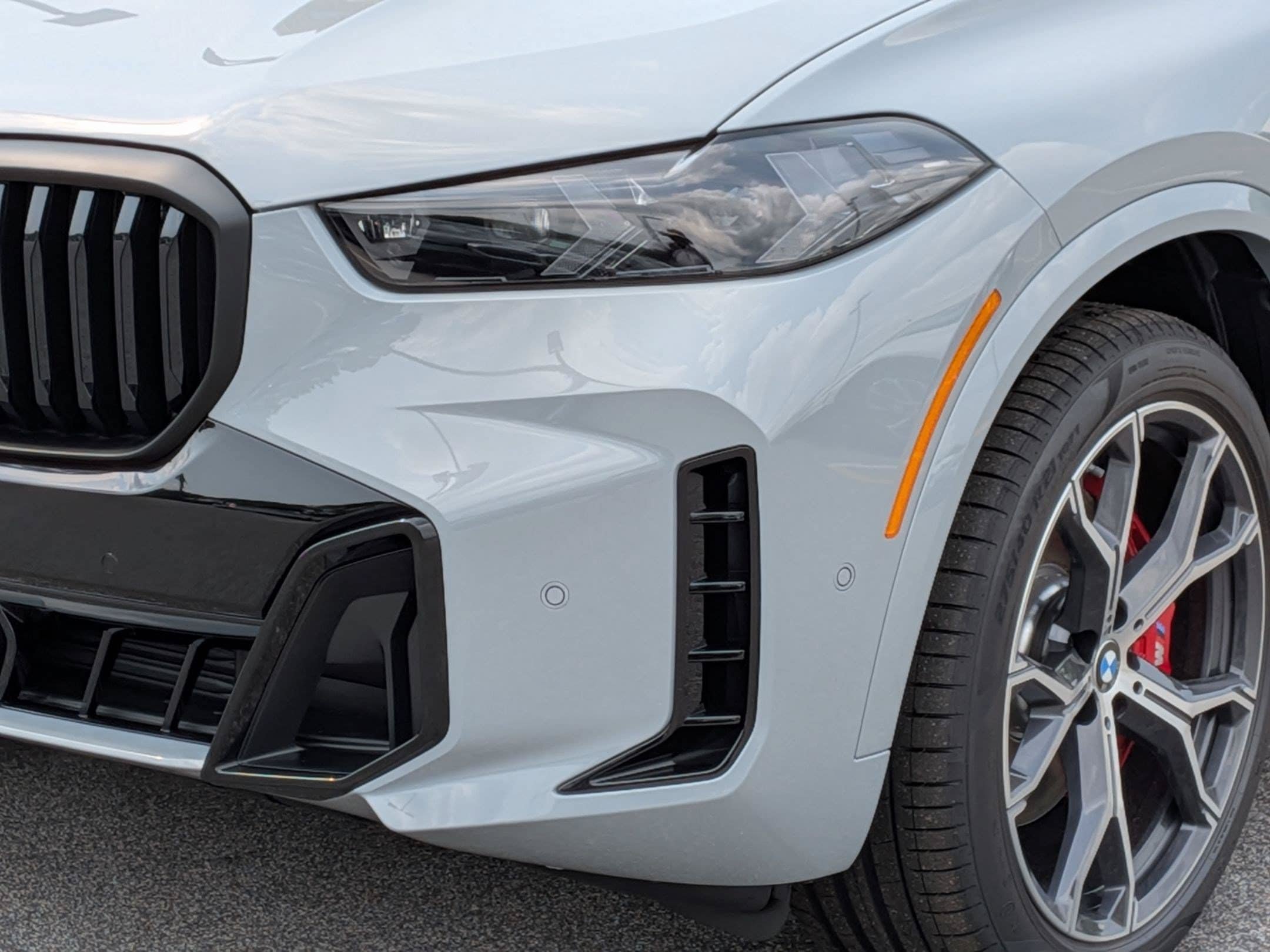 New 2026 BMW X5 xDrive40i w/ M Sport Package AWD/4WD image 9