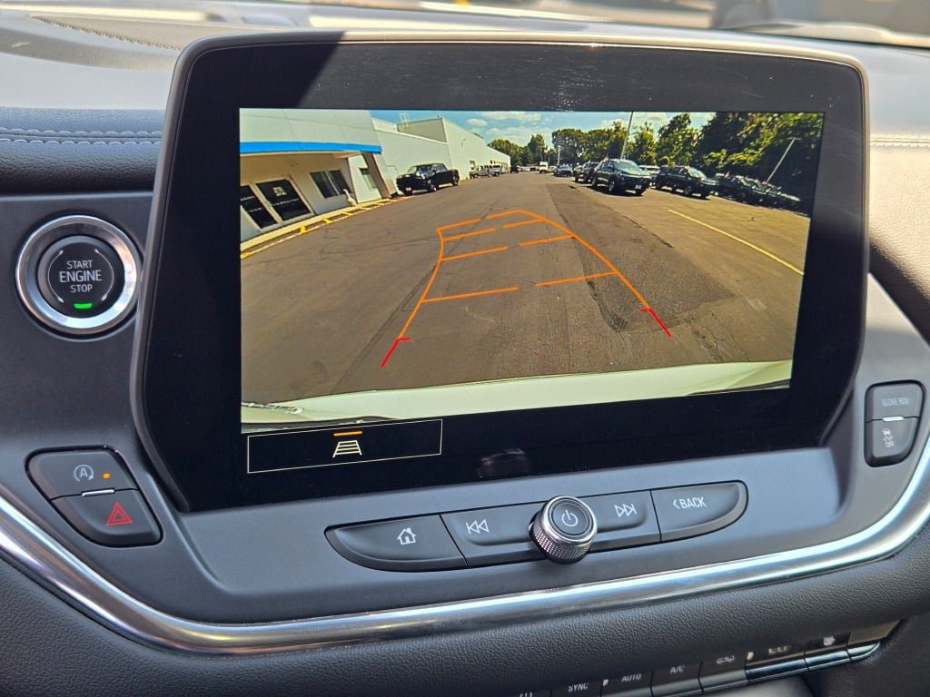 Certified 2025 Chevrolet Blazer LT FWD image 26