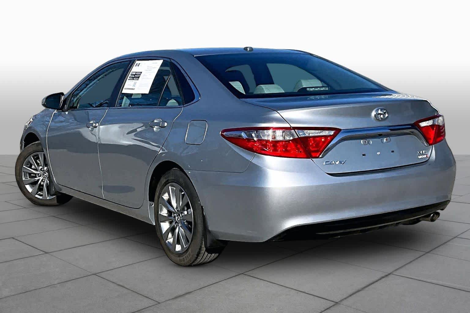 Used 2015 Toyota Camry XLE FWD image 12