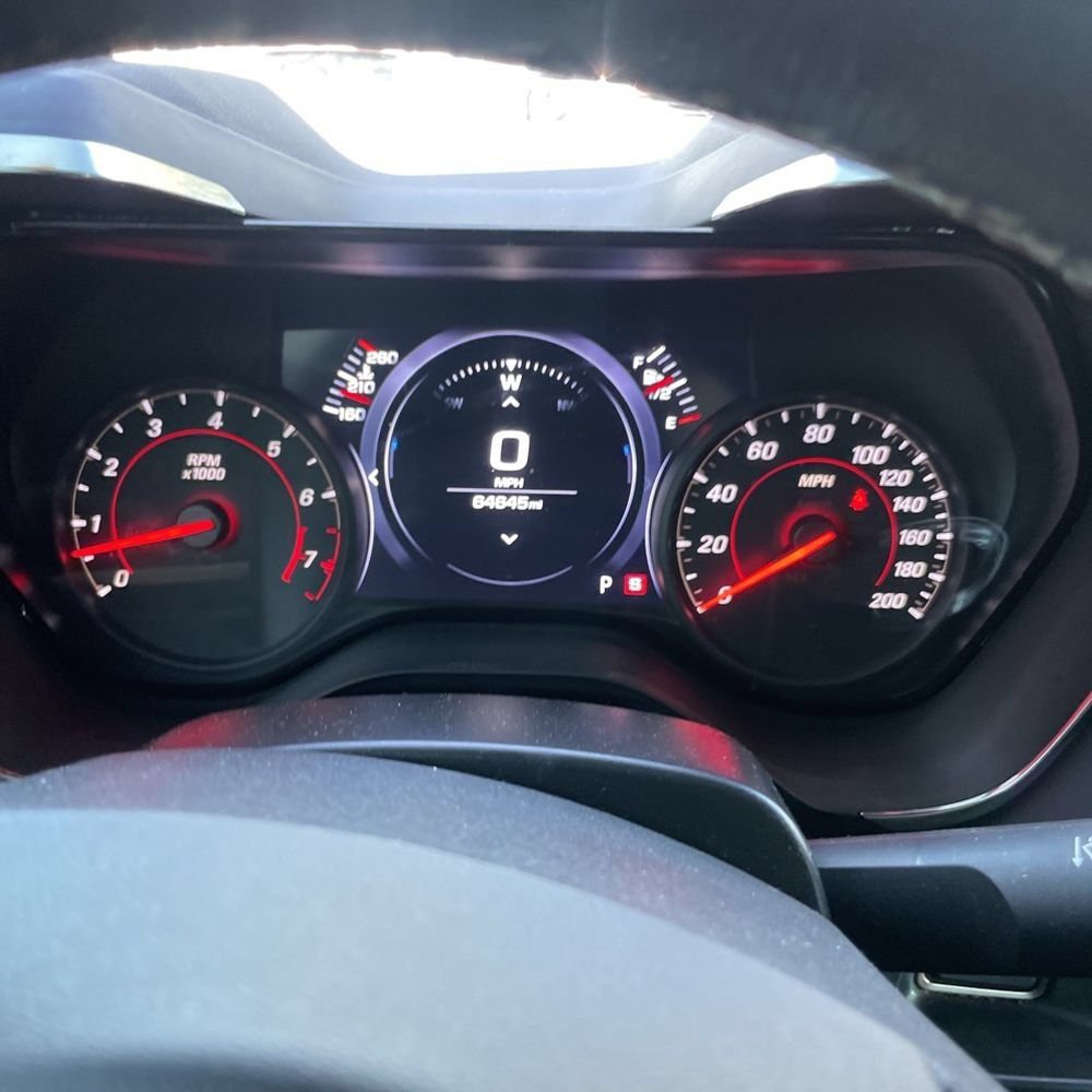 Used 2021 Chevrolet Camaro SS RWD image 7
