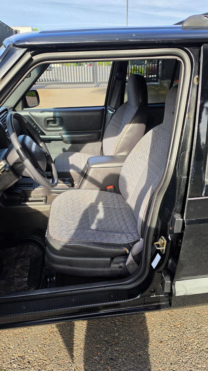 Used 2001 Jeep Cherokee Sport AWD/4WD image 13