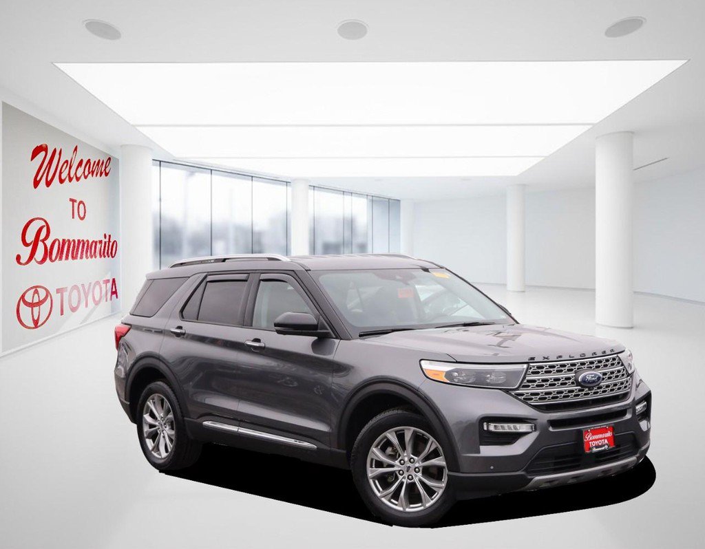 Used 2022 Ford Explorer Limited w/ Equipment Group 301A AWD/4WD image 2