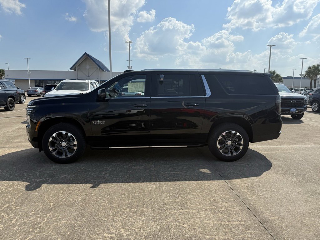 New 2026 Chevrolet Suburban LT w/ Comfort Package image 16