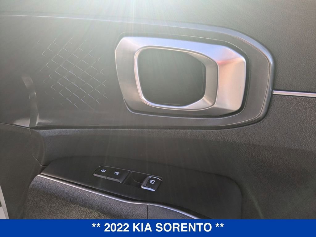 Used 2022 Kia Sorento LX image 35