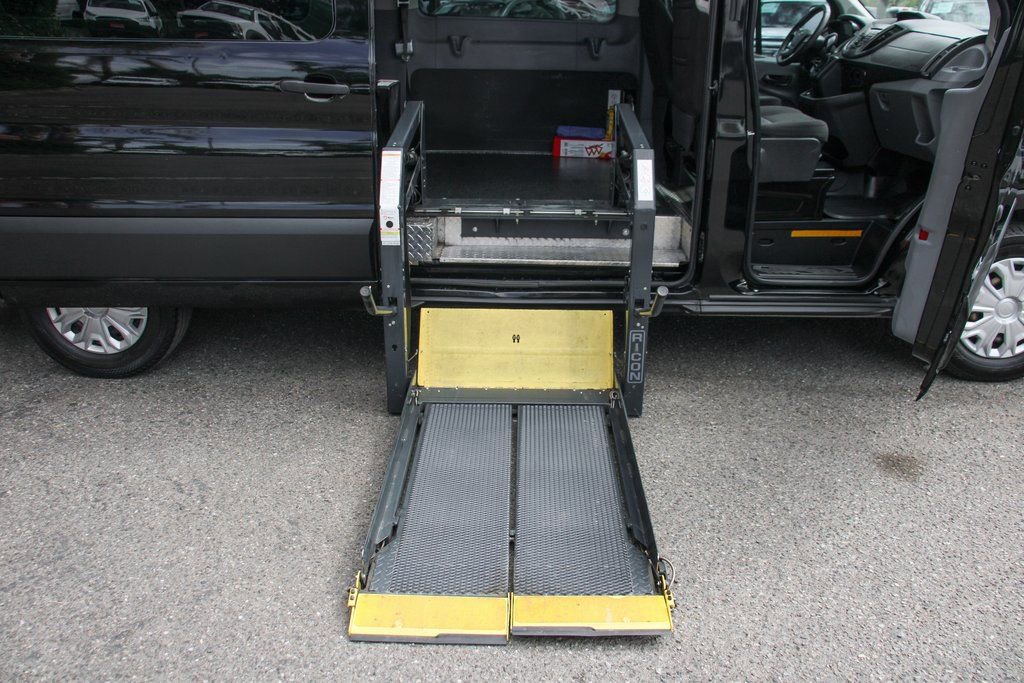 Used 2019 Ford Transit 350 XLT image 14