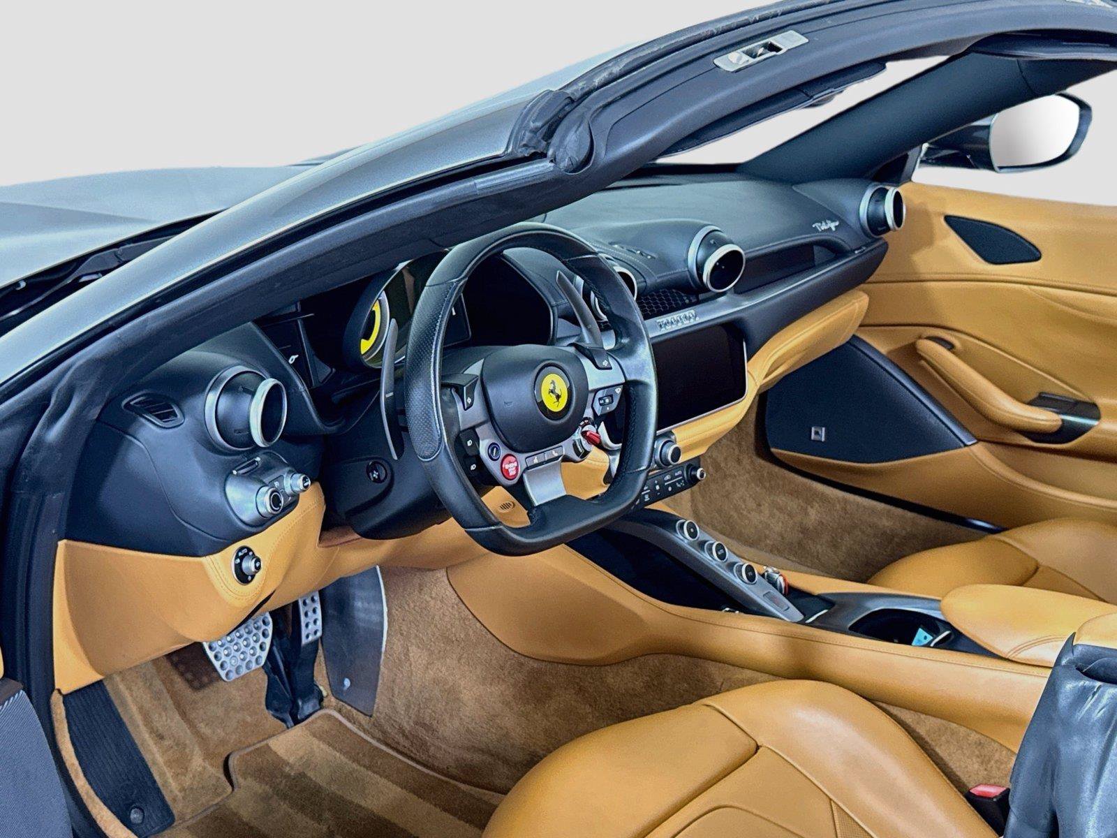 Used 2019 Ferrari Portofino RWD image 13