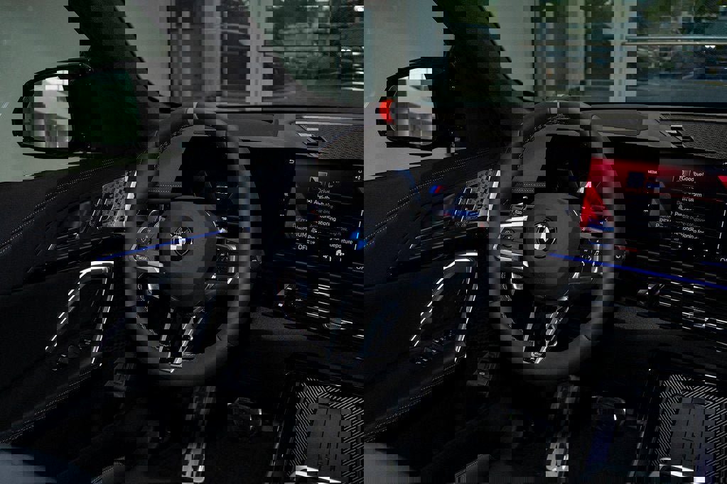 Used 2025 BMW X1 M35i w/ Premium Package image 40