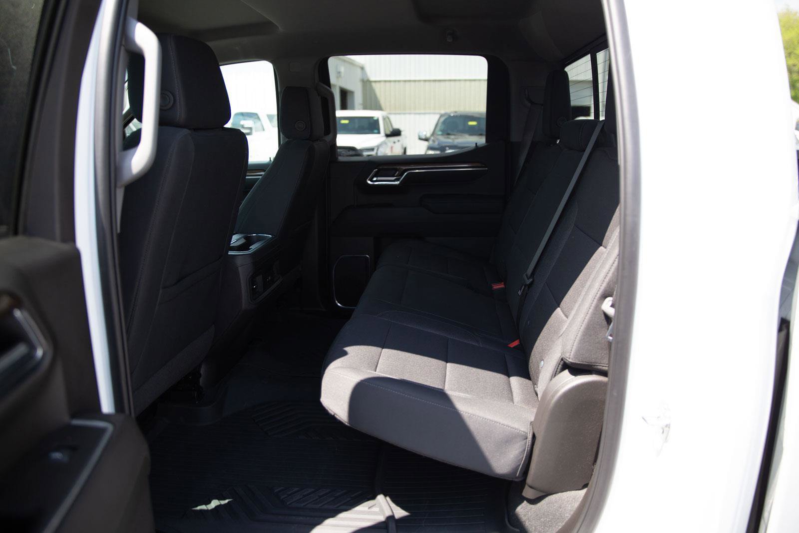Used 2025 Chevrolet Silverado 1500 LT Trail Boss w/ Convenience Package II AWD/4WD image 24