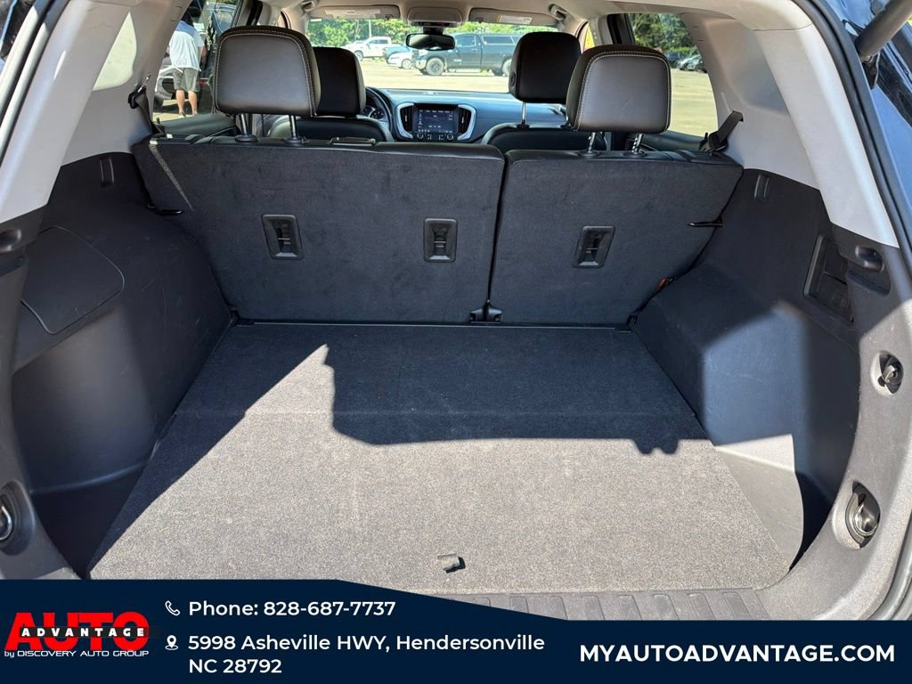 Used 2024 GMC Terrain SLT AWD/4WD image 13