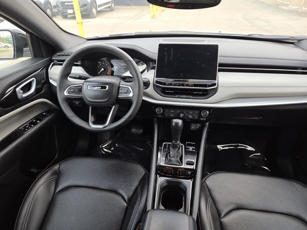 Used 2025 Jeep Compass Limited AWD/4WD image 20