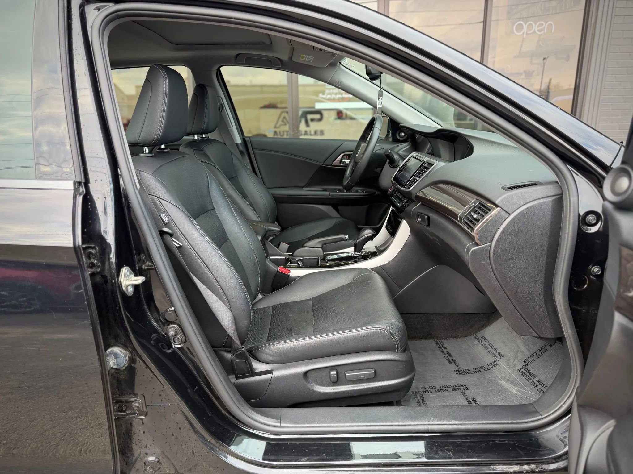 Used 2017 Honda Accord EX-L image 17