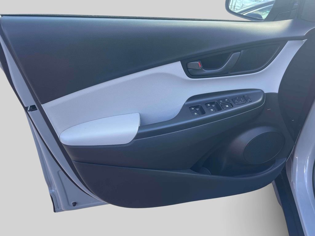 Used 2023 Hyundai Kona SEL image 14