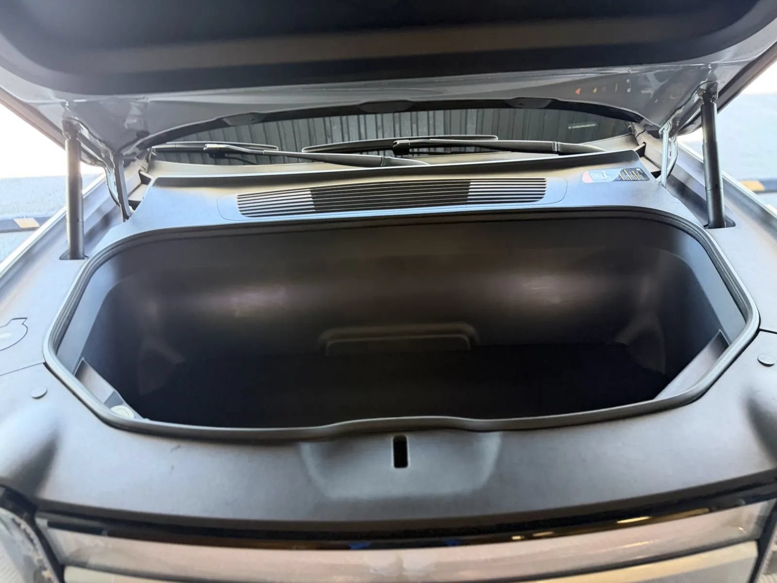 Used 2023 Rivian R1T Adventure Dual AWD/4WD image 49