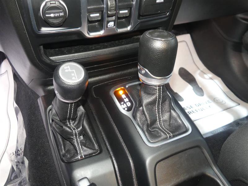 Used 2020 Jeep Wrangler Unlimited Sahara image 36