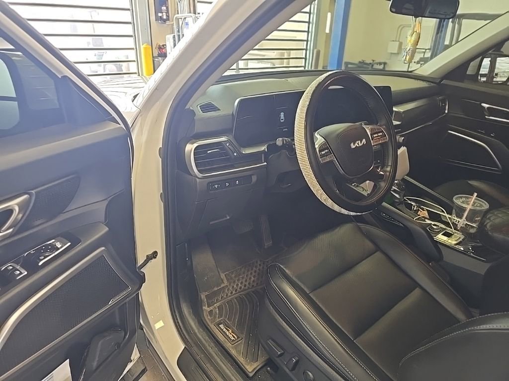 Used 2024 Kia Telluride S AWD/4WD image 6