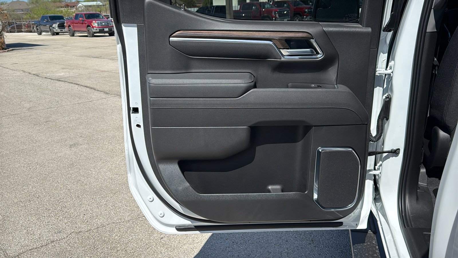 New 2026 Chevrolet Silverado 1500 LT w/ Texas Edition Plus RWD image 13