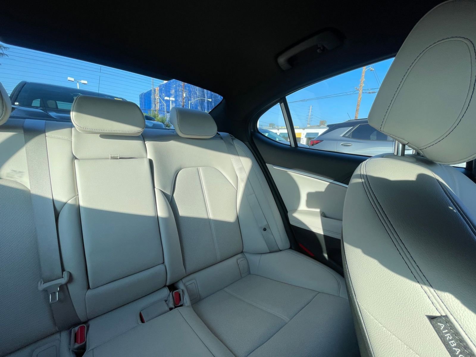 Used 2025 Genesis G70 2.5T image 39