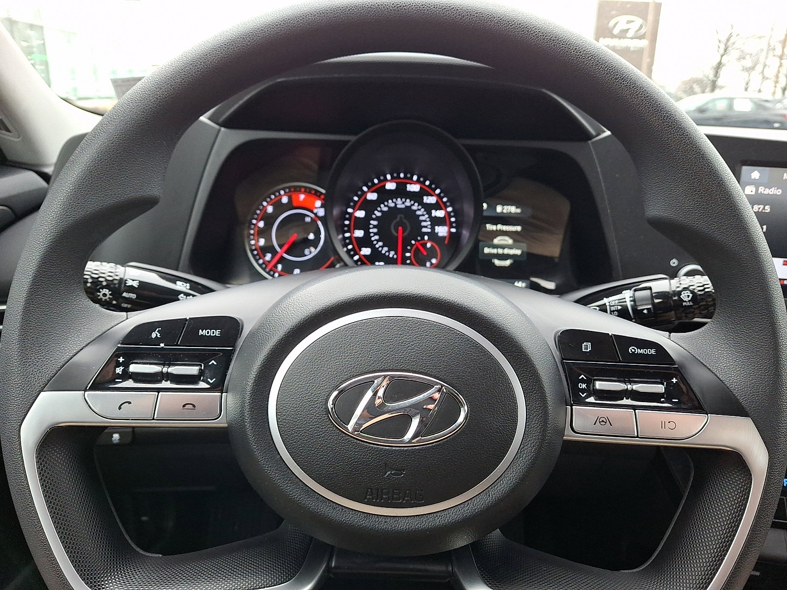 Certified 2023 Hyundai Elantra SEL w/ Preferred Accessory Package image 18