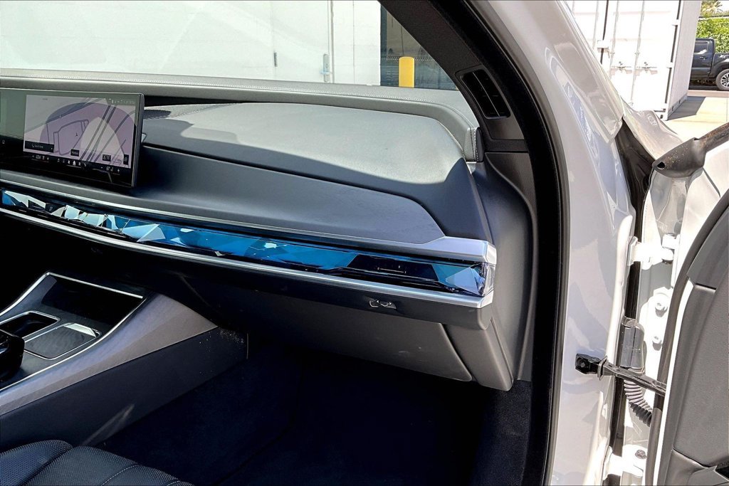 Used 2023 BMW 740i RWD image 14