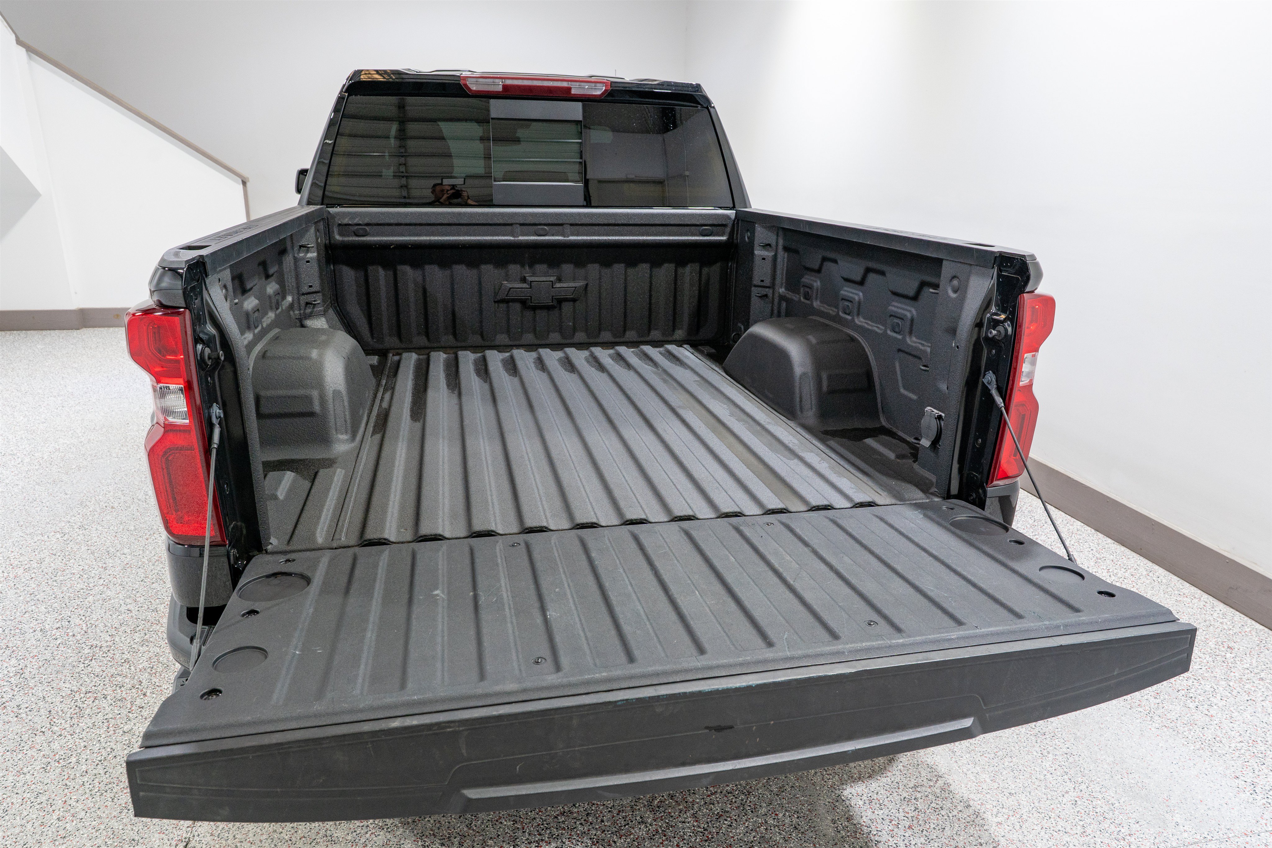 Used 2025 Chevrolet Silverado 1500 RST AWD/4WD image 11