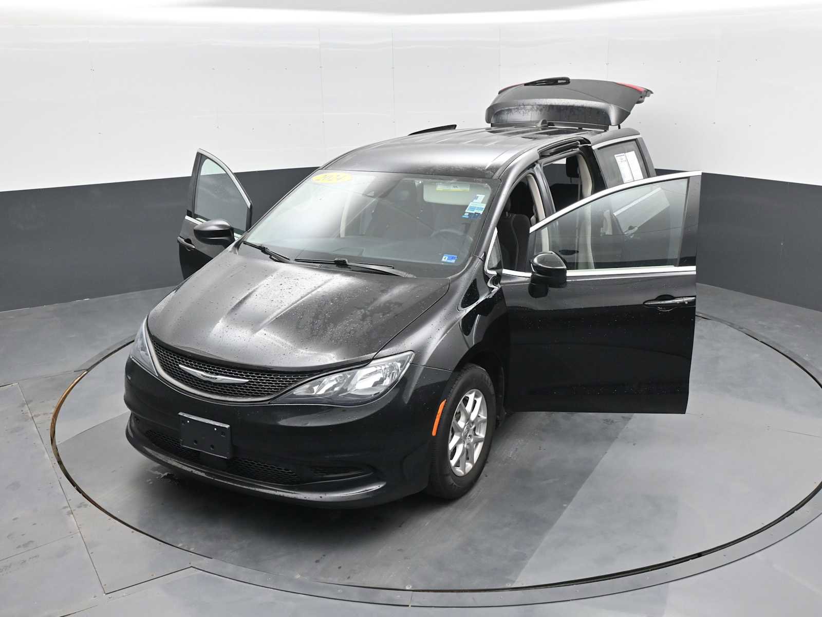 Used 2024 Chrysler Voyager LX FWD image 11