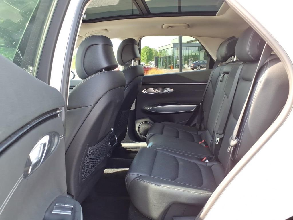 Used 2023 Genesis GV70 2.5T w/ Select Package image 11