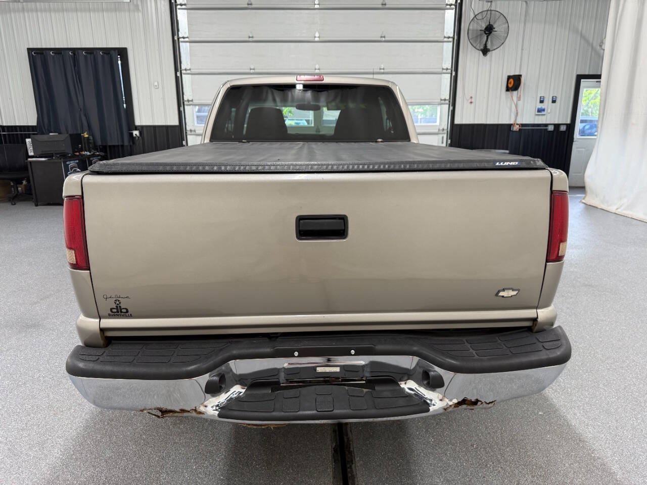Used 2002 Chevrolet S10 Pickup LS w/ LS Preferred Equipment Group AWD/4WD image 3