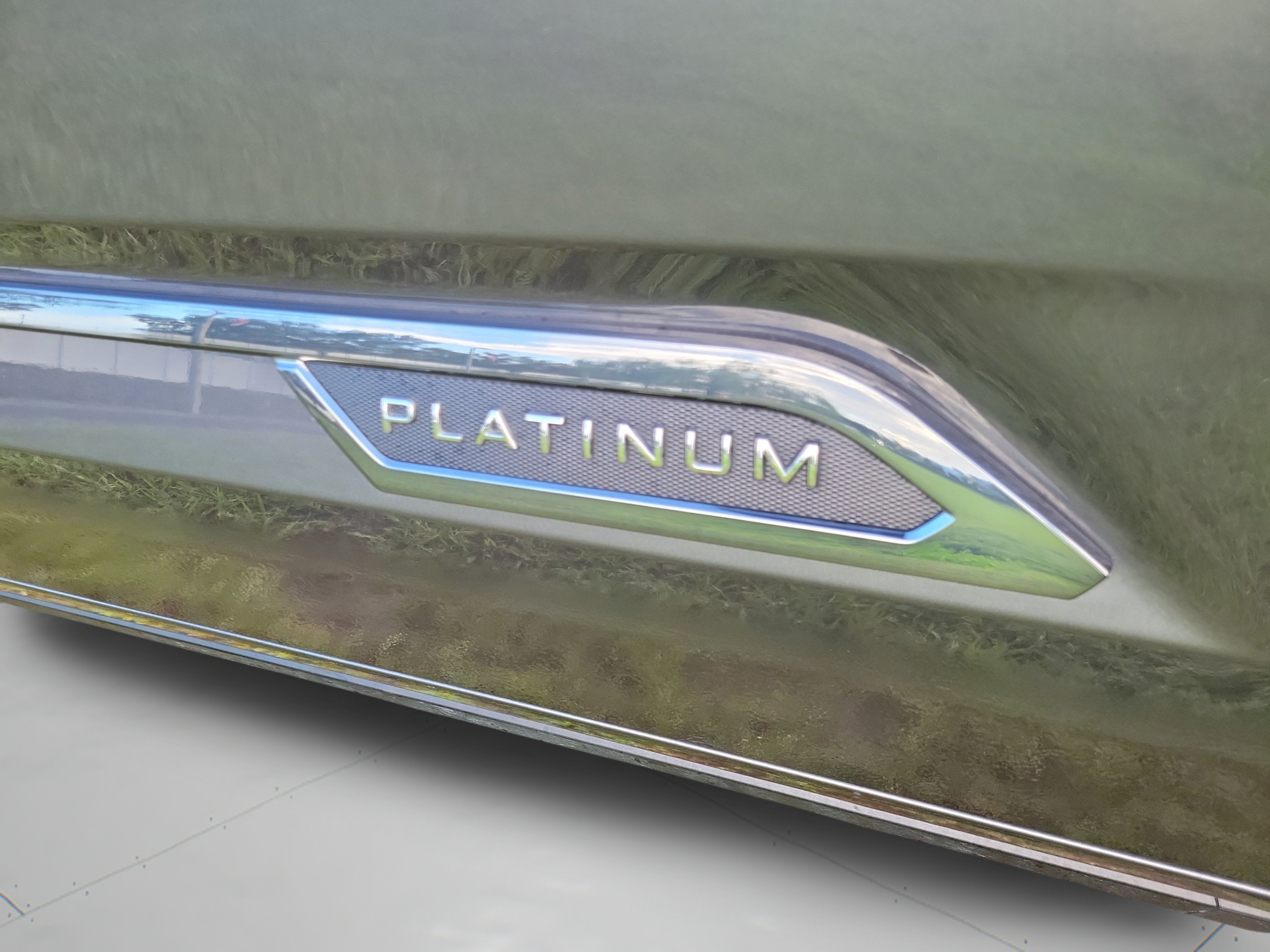 Used 2025 Toyota Tundra Platinum AWD/4WD image 16