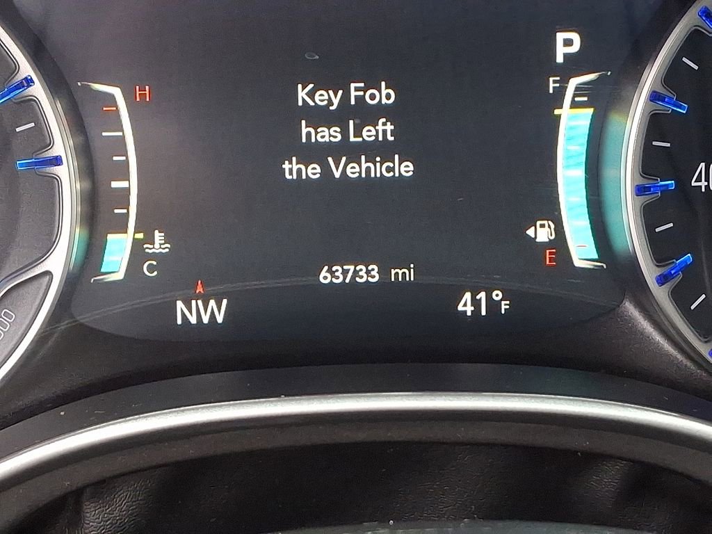 Used 2023 Chrysler Pacifica Touring-L image 22