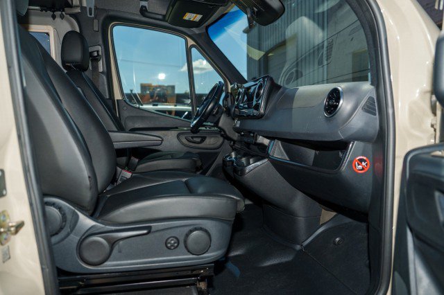 Used 2024 Mercedes-Benz Sprinter 2500 image 25