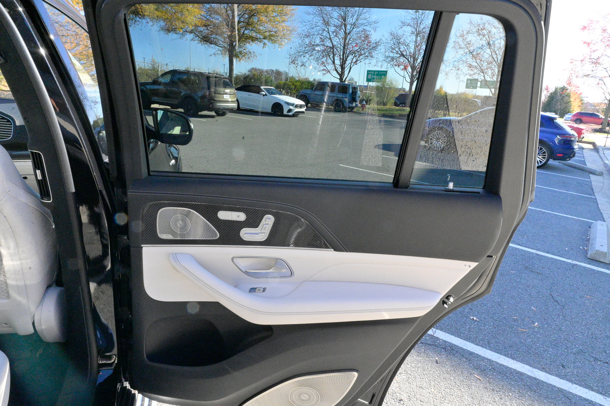 Used 2025 Mercedes-Benz GLS 63 AMG 4MATIC image 52