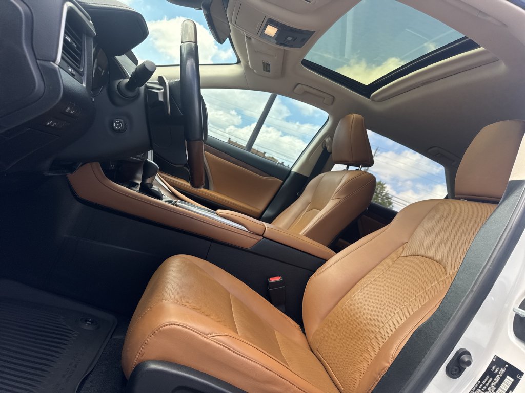 Used 2022 Lexus RX 350L FWD w/ Premium Package image 33