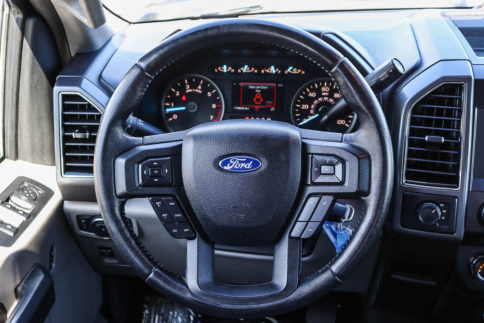 Used 2018 Ford F150 XLT w/ Equipment Group 302A Luxury AWD/4WD image 17