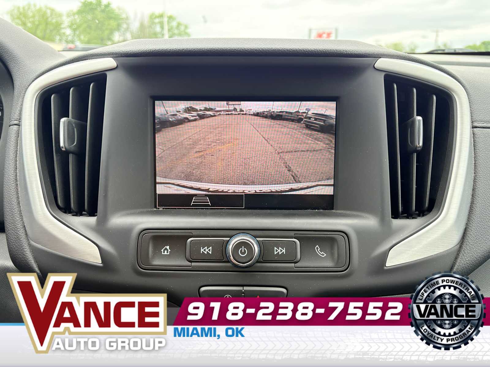 Used 2024 GMC Terrain SLE w/ Driver Convenience Package FWD image 25