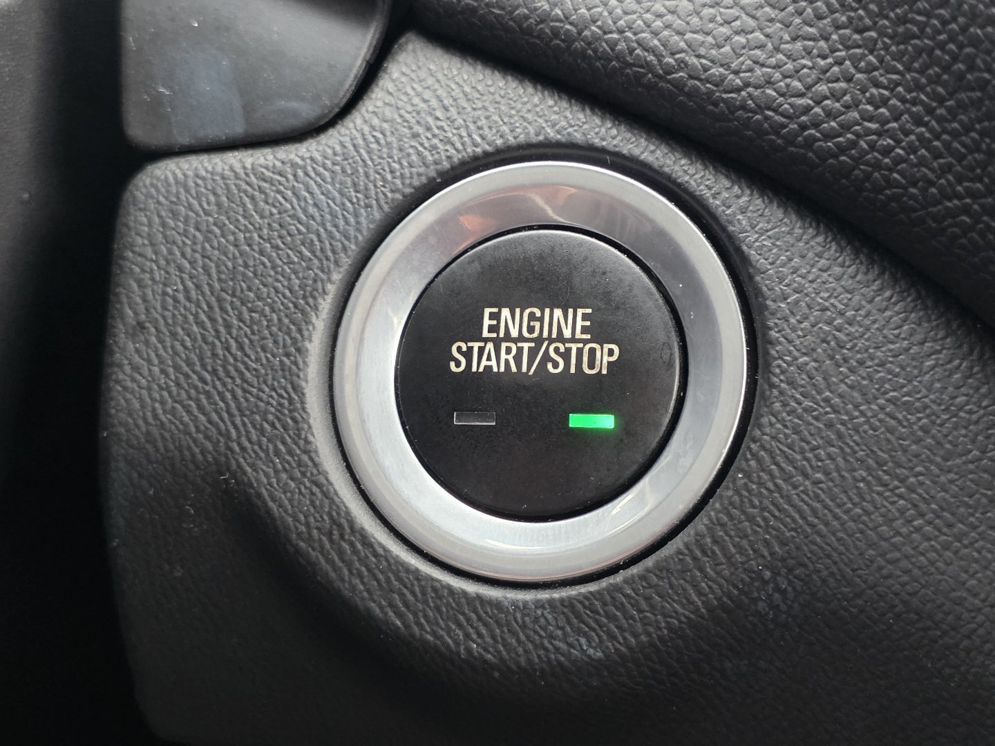 Used 2020 Chevrolet Equinox LT FWD image 30