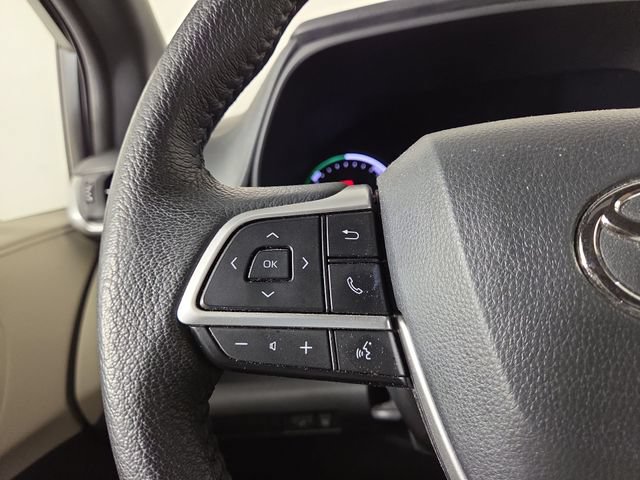 Used 2023 Toyota Sienna XLE AWD/4WD image 23