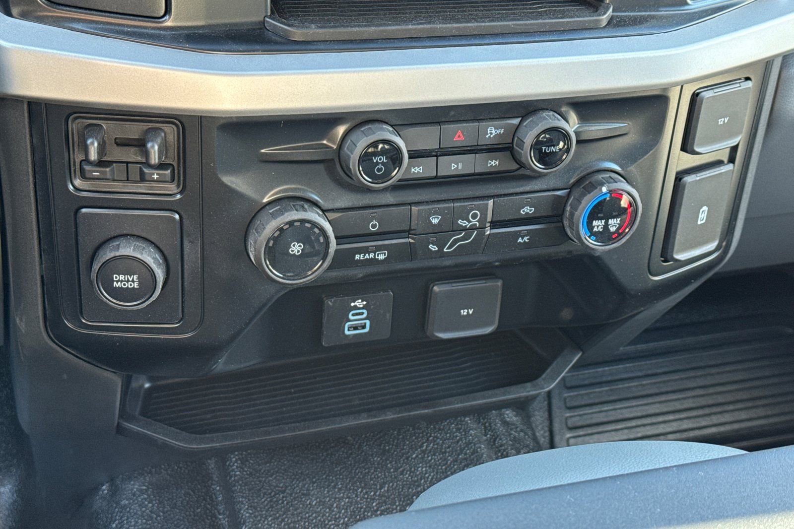 New 2026 Ford F550 2WD Crew Cab Super Duty image 15