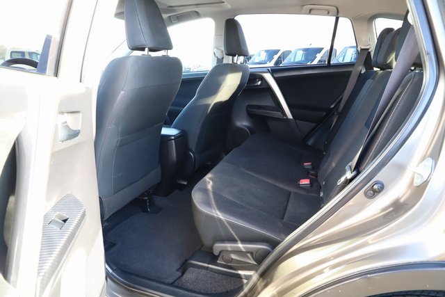 Used 2015 Toyota RAV4 XLE image 17