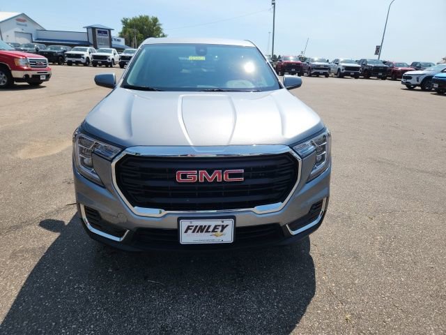 Used 2024 GMC Terrain SLE image 7
