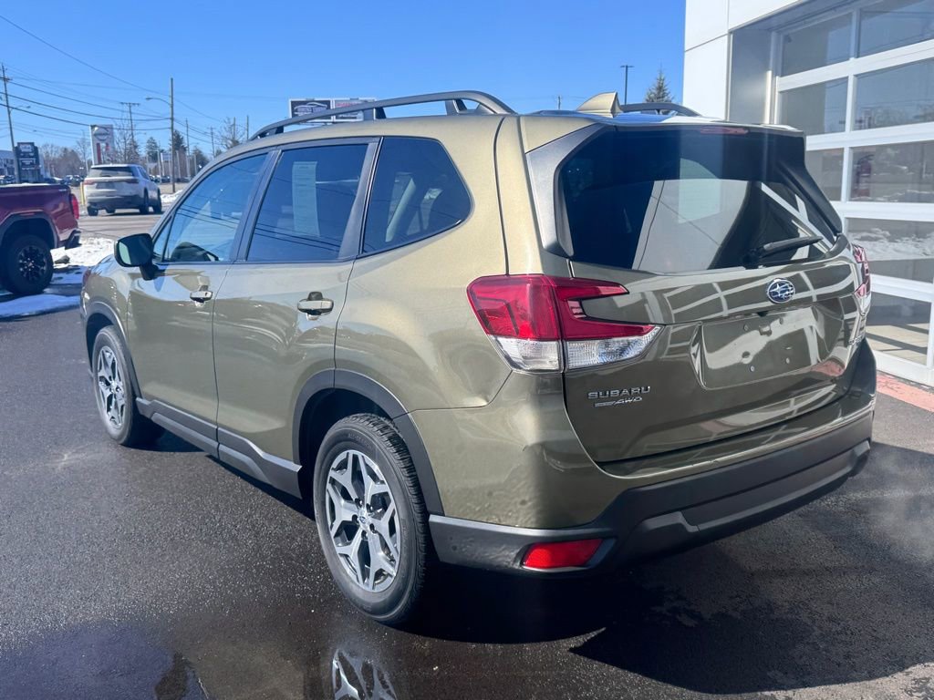 Used 2022 Subaru Forester Premium image 3