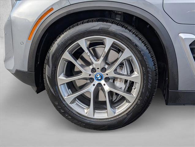 Certified 2025 BMW X5 xDrive50e w/ Premium Package image 25