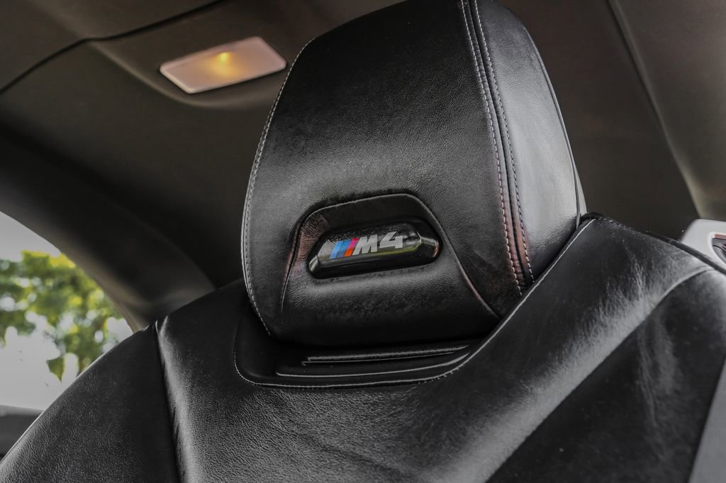 Used 2018 BMW M4 Convertible image 41