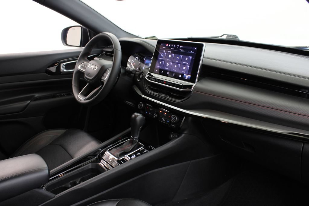 Used 2024 Jeep Compass Trailhawk AWD/4WD image 23