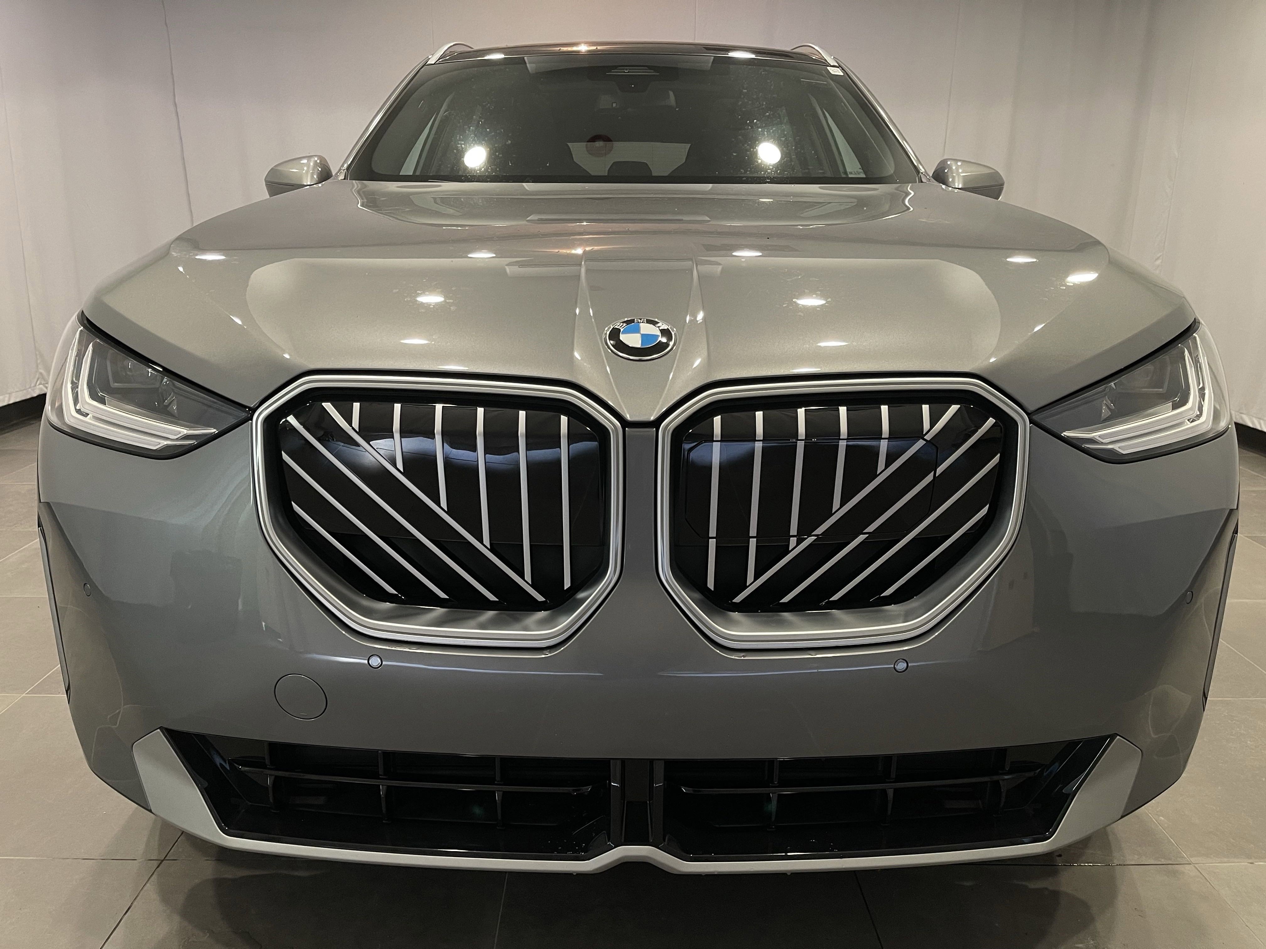 Used 2026 BMW X3 xDrive30 w/ Convenience Package AWD/4WD image 2