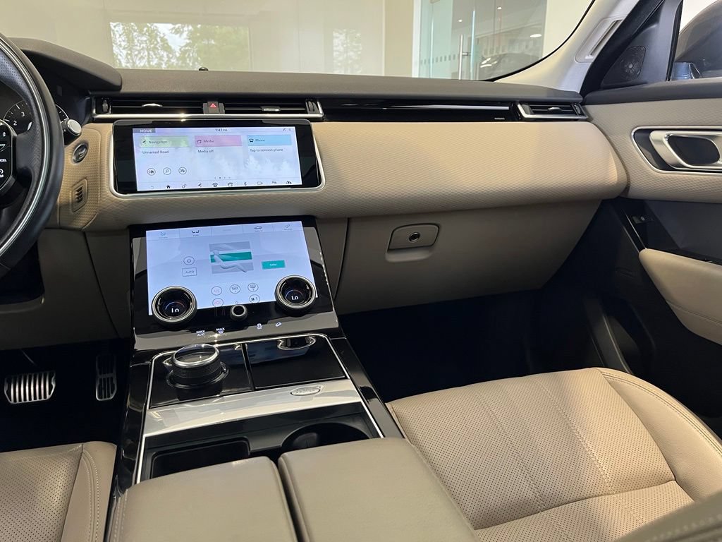 Certified 2020 Land Rover Range Rover Velar R-Dynamic S AWD/4WD image 33
